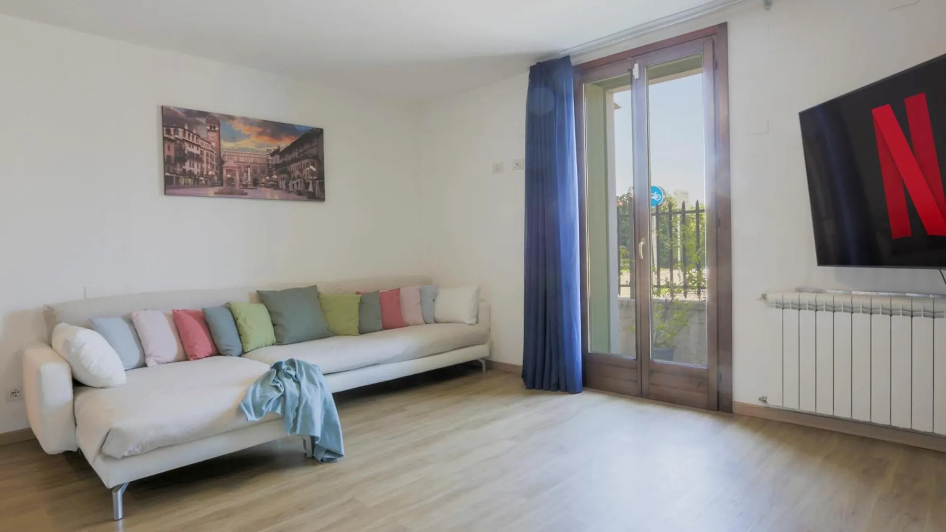 דירה ורונה Elegant Apartment: Free Netflix, Wi-Fi & Parking